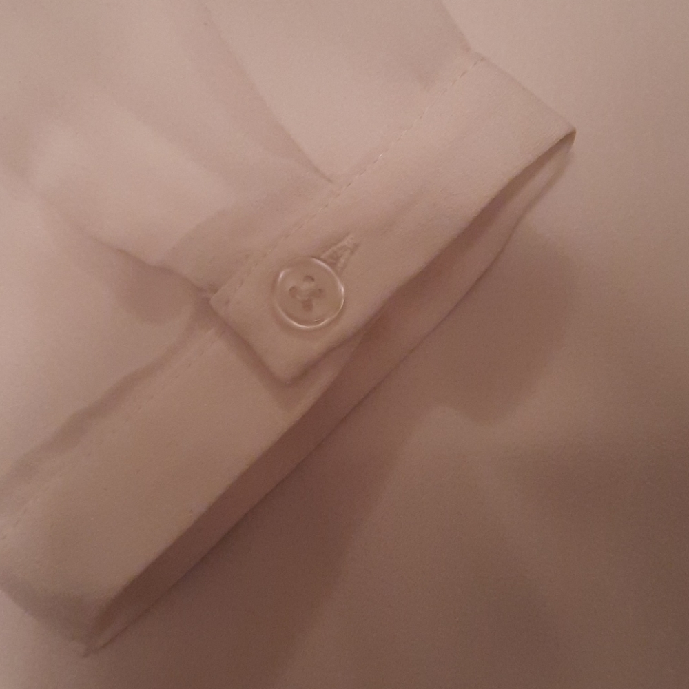 Blouse - Picture 2 of 3